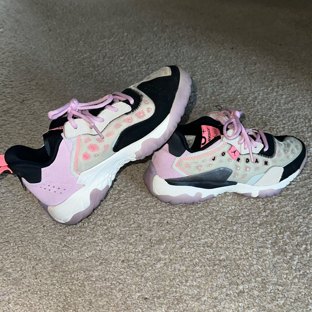Wmns Jordan Delta 2 'Light Arctic Pink' – Size US 7.5 W